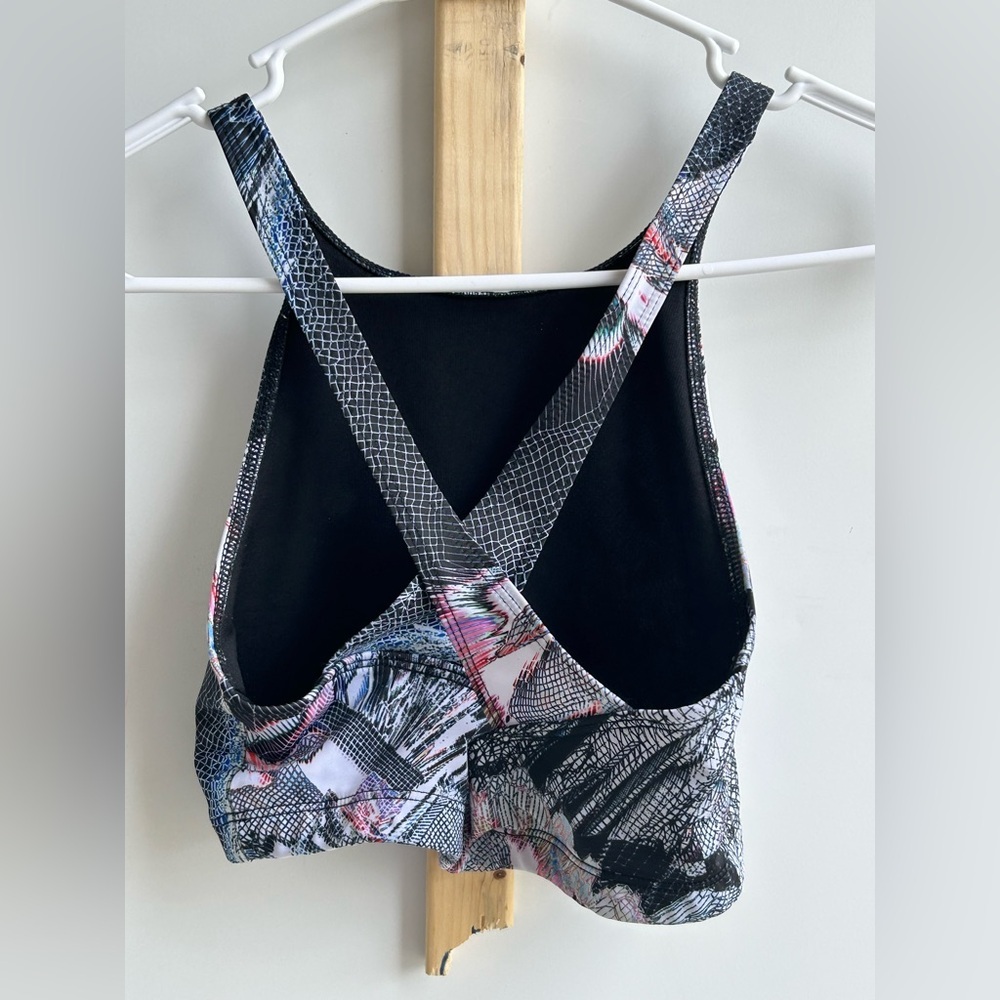 Onzie | Flow heart Print |Women's Top
Size S/M - Picture 4 of 4